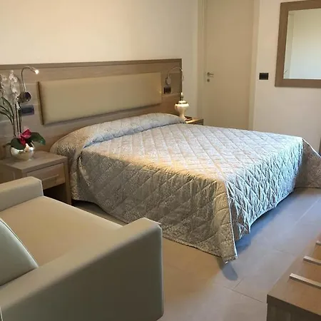 Ξενοδοχείο με διαμερίσματα Albachiara 3*