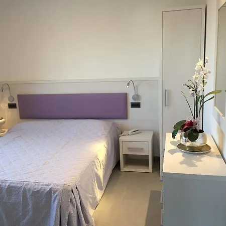 Apartmanhotel Albachiara 3*