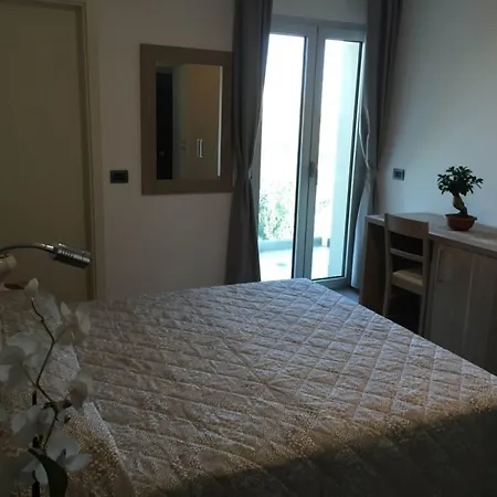 Ξενοδοχείο με διαμερίσματα Albachiara 3*